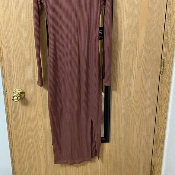 Cocoa Ribbed Midi Dress - Picture 3 of 3